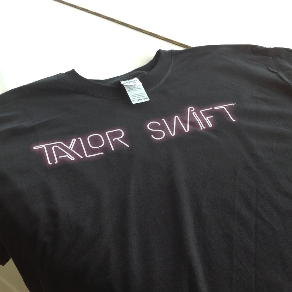 Taylor Swift 1989 World Tour Neon Script T-Shirt